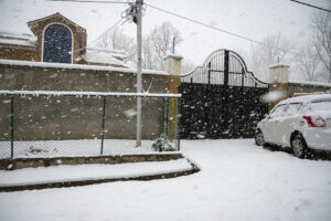 aharbal waterfall in winter