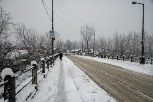 aharbal waterfall in winter