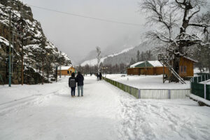 betaab valley in winter