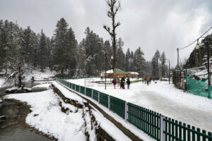 betaab valley in winter