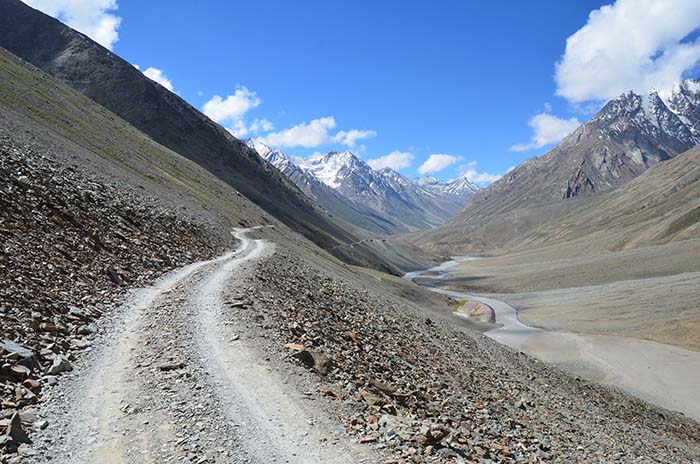 Road towards Chandrataal