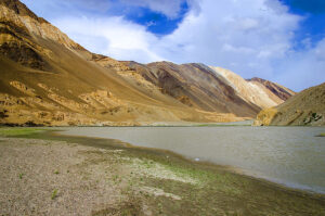 manali to leh travel time