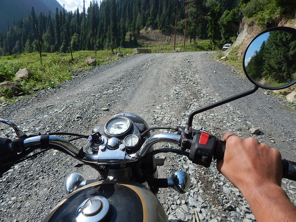 How & Where to Rent a Bike for Ladakh Trip