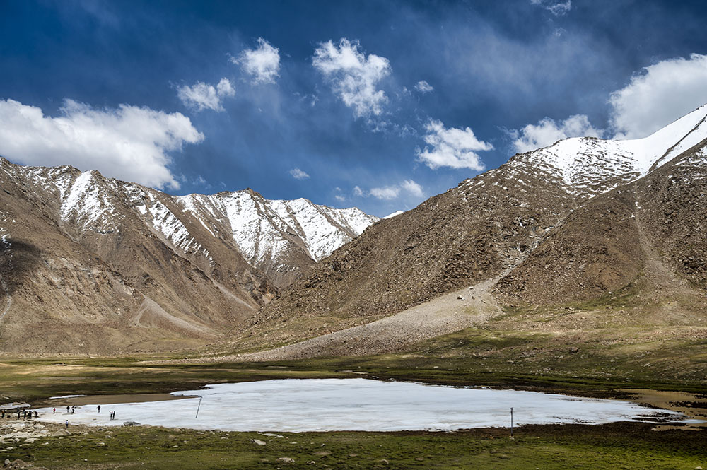 frozen lake in ladakh