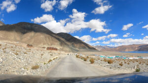 Pangong Lake to Leh via Changla Pass
