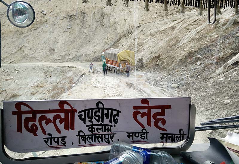 leh to delhi bus service