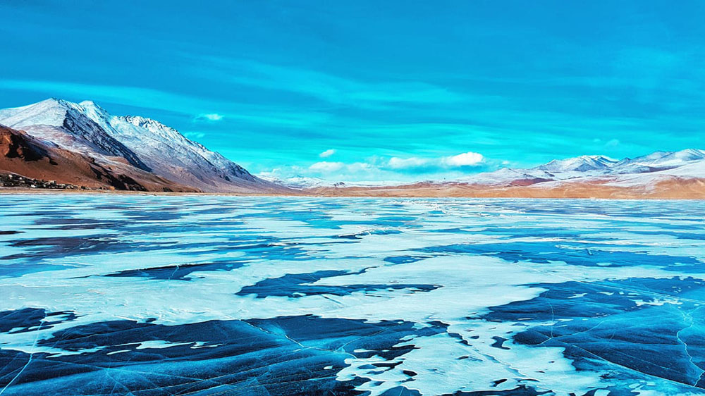 frozen lake in ladakh