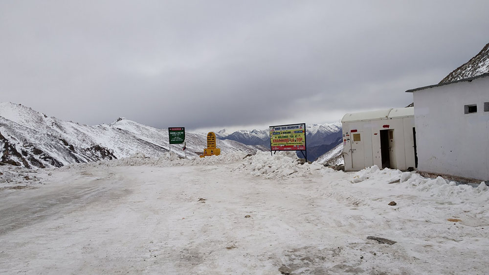 snowfall in ladakh in november