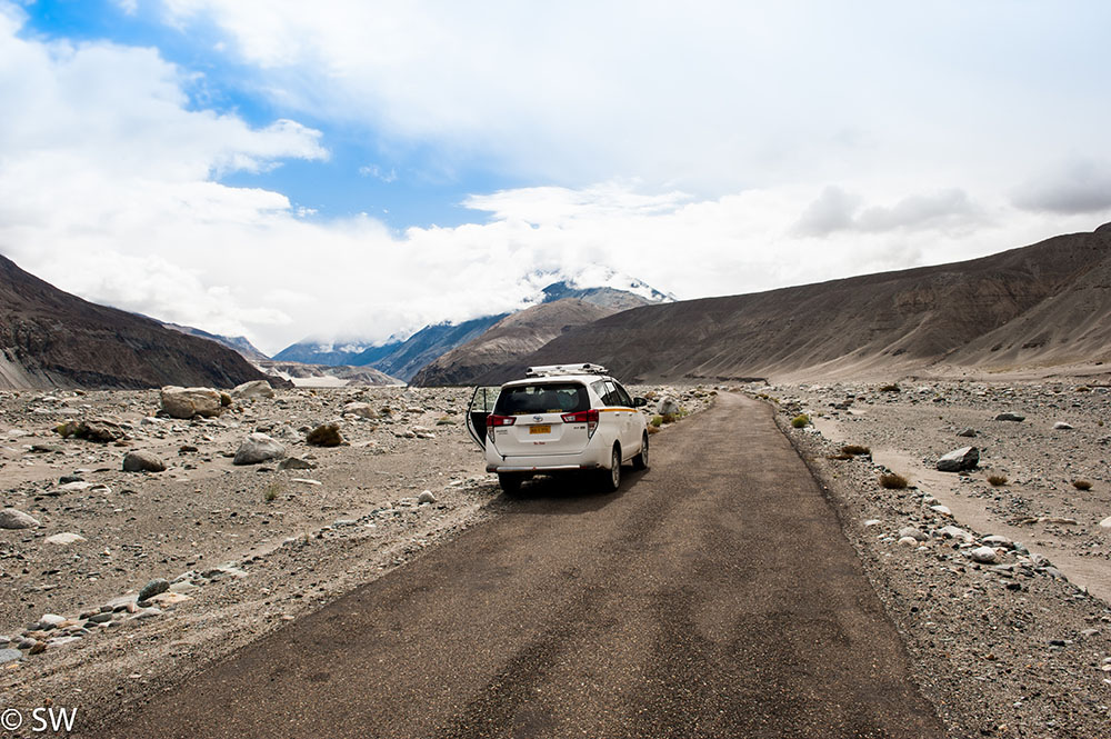 ladakh trip cost by taxi