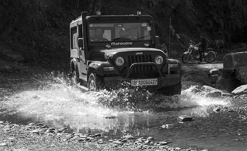 mahindra thar crde vs di