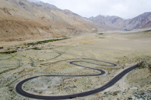 pangong road from leh