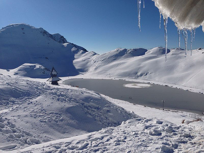 prashar lake in winters