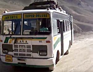 leh to srinagar bus