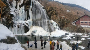 srinagar to drung waterfall