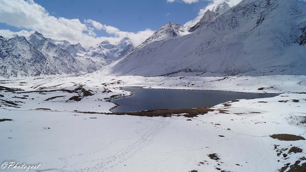 lake in zanskar valley