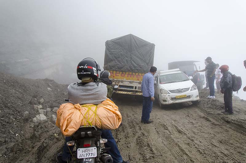 traffic at rohtang