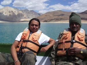 boating in pangong lake