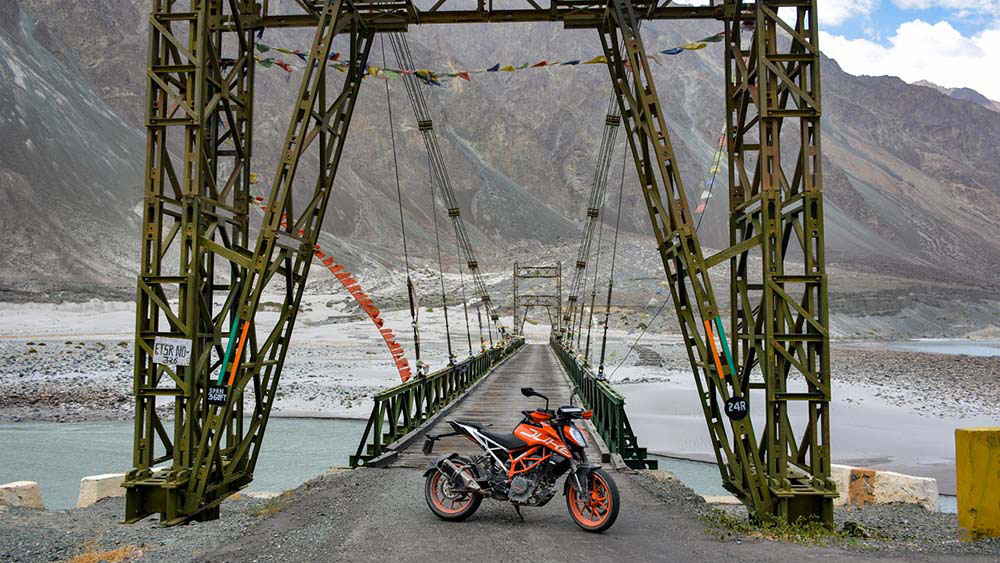 bike trip to ladakh