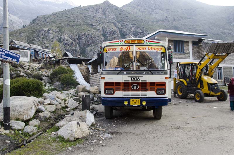 how to reach spiti valley by bus