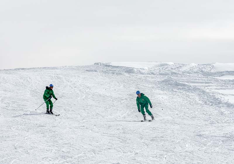 skiing in auli