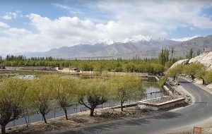 the road to shey monastery