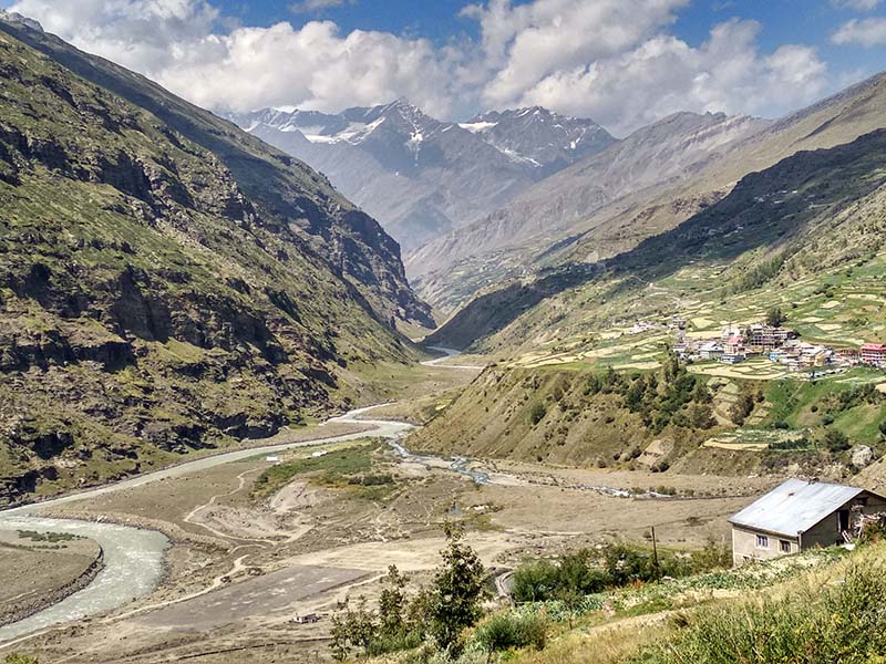 trekking in parvati valley