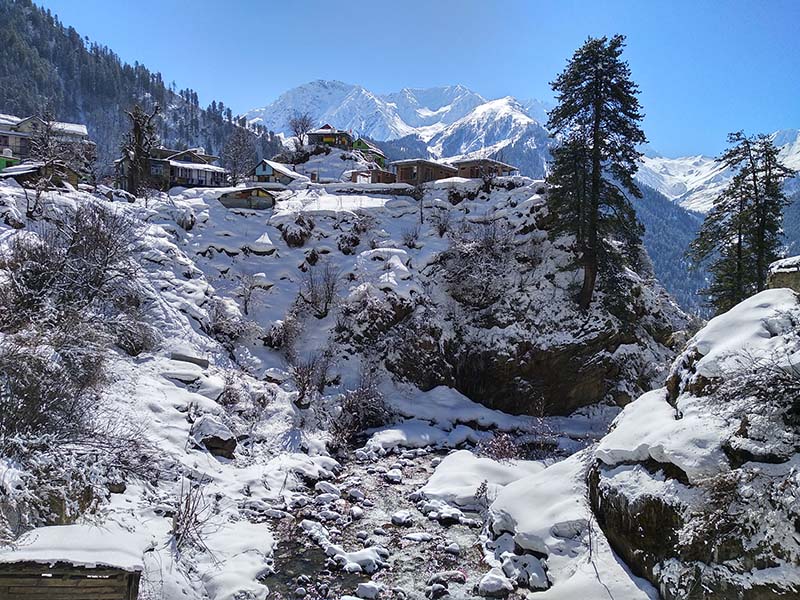 trekking in parvati valley