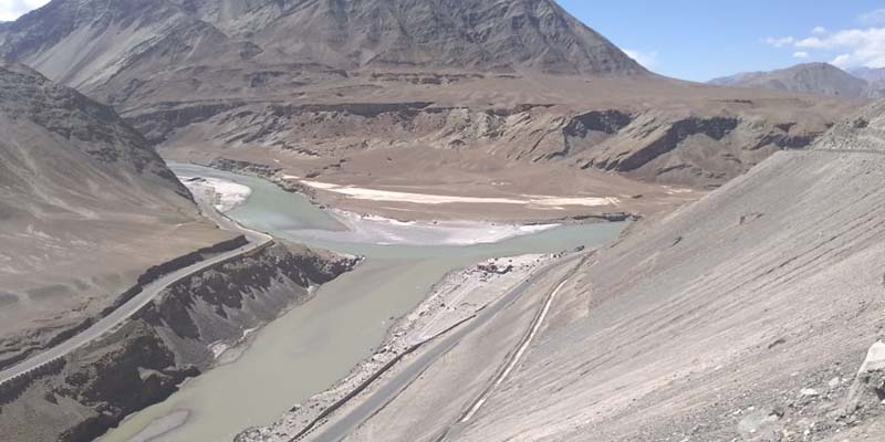 indus and zanskar confluence