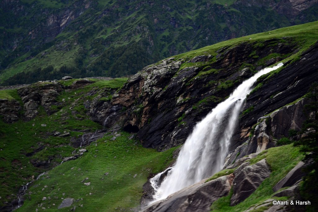 waterfall near Rohtang