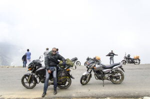 how to rent a bike in manali