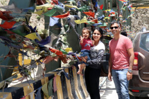 Fluttering flags at Shongtong Bridge