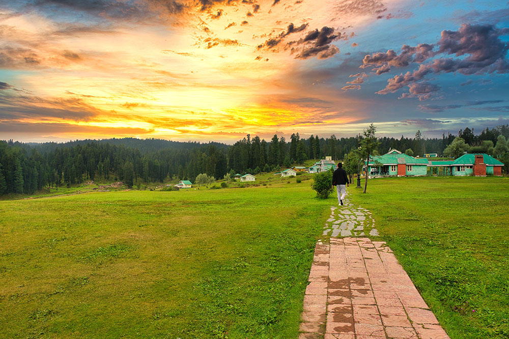 kashmir tourist map distance