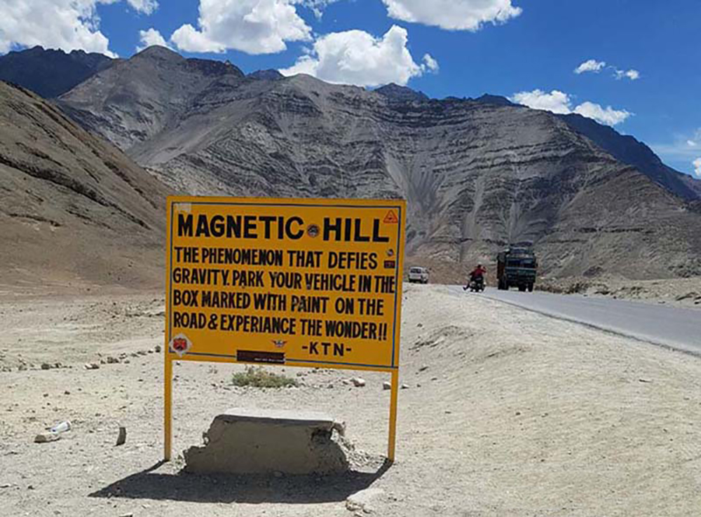 Magnetic Hill of Ladakh - Leh to Magnetic Hill Travel Guide 