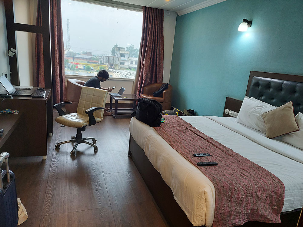 Hotel One Earth Trinetar Jammu Review