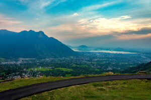 srinagar to astanmarg