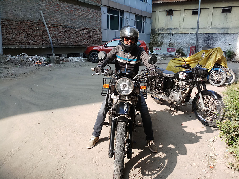 rent a bike in Srinagar