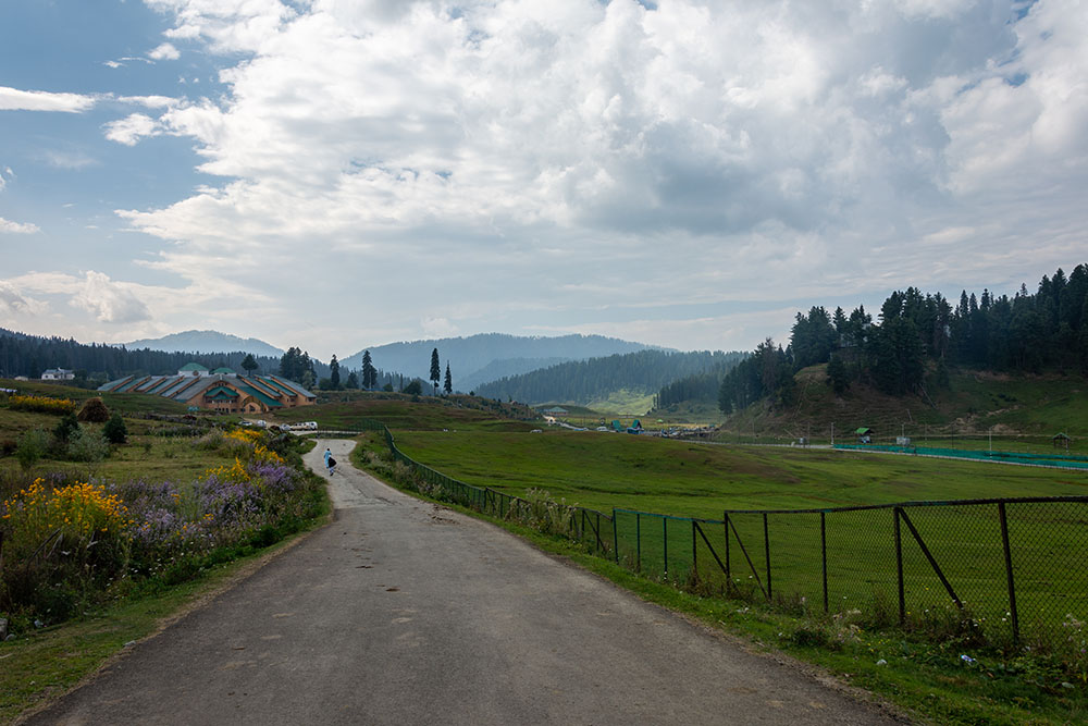 Srinagar To Pahalgam To Gulmarg   Srinagar To Gulmarg 5 