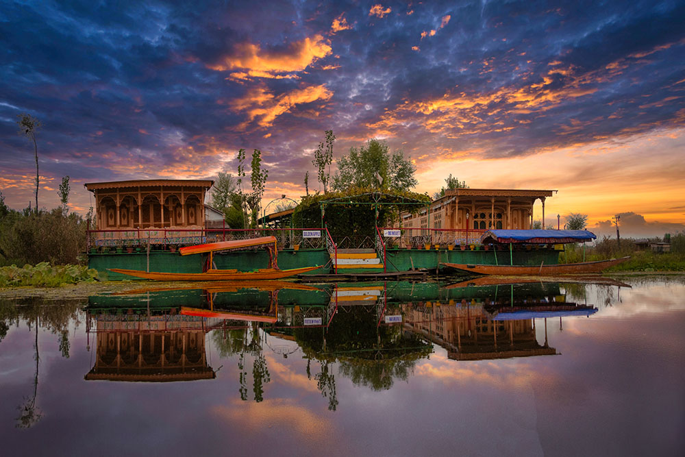 kashmir tourist map distance