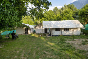 kashmir tourist camp
