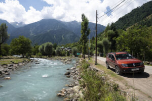 betaab valley and aru valley