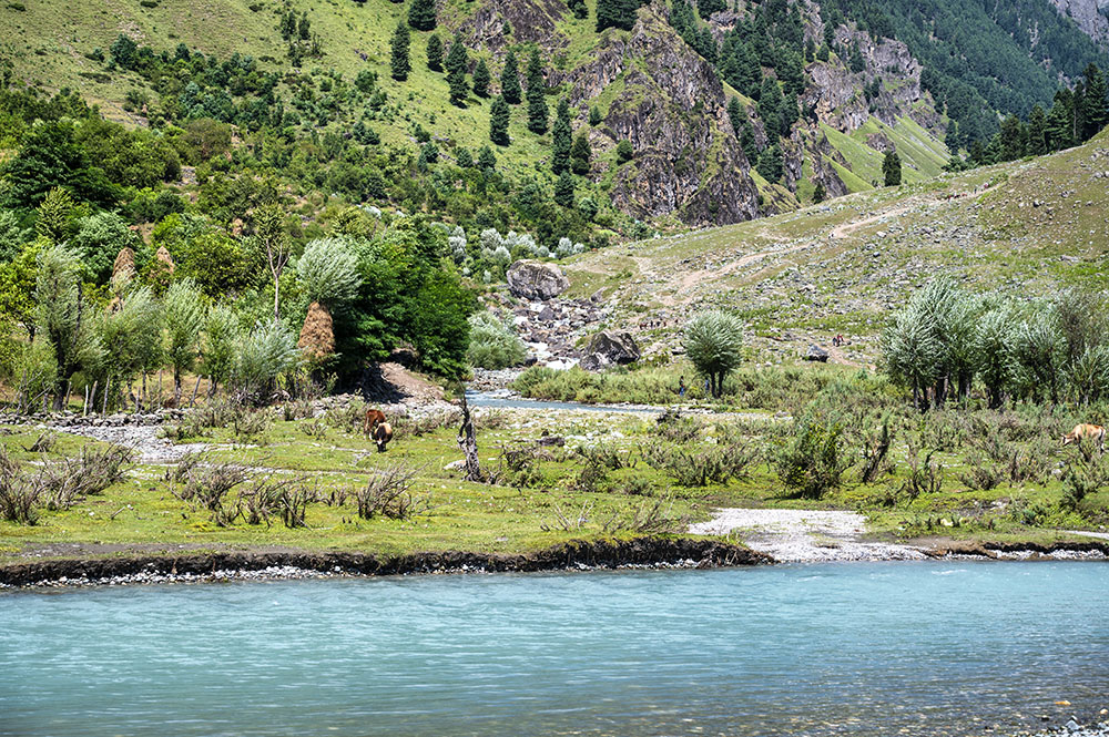 betaab valley and aru valley